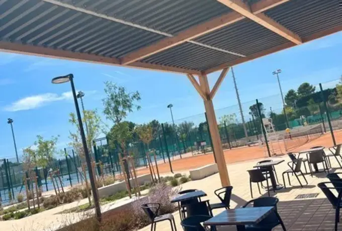 Roland Garros Tennisanlage in Saint-Raphaël