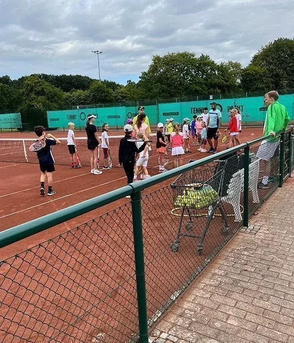 Kinder beim best of 5 Tenniscamp