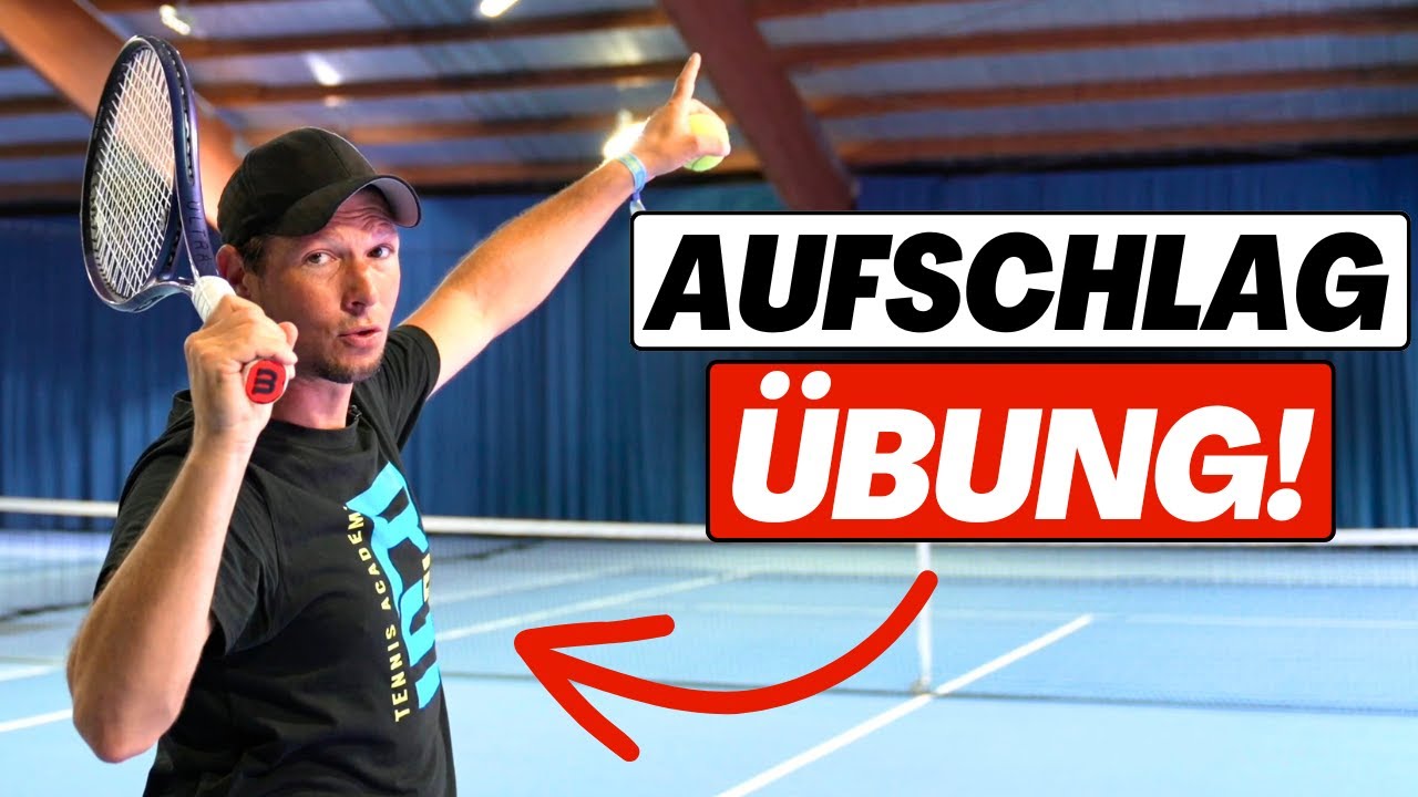 Sven Bendlin demonstriert Treffpunkt beim Aufschlag auf dem Tennisplatz